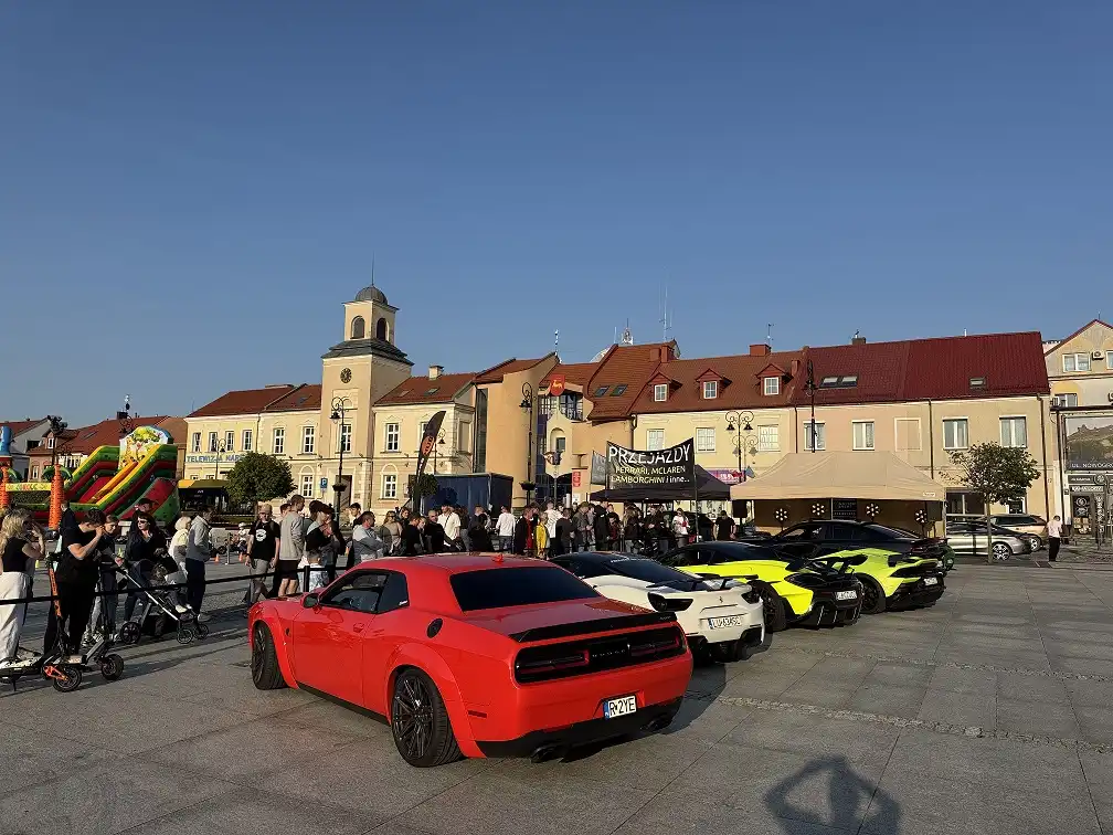 Ferrari, Lamborghini i szczytny cel. Super samochody spełniają marzenia dzieci i zbierają pieniądze na karetki. Już w ten piątek i sobotę w Bochni