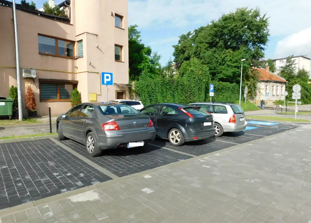 Nowy Sącz: W mieście pojawiły się nowe miejsca parkingowe