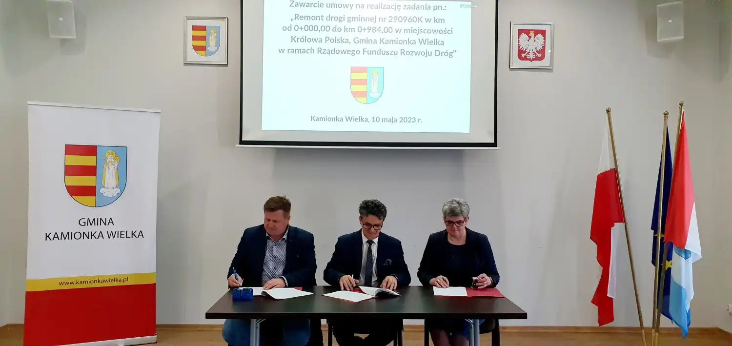Podpisano umowę na remont drogi Pazganówka w Królowej Polskiej