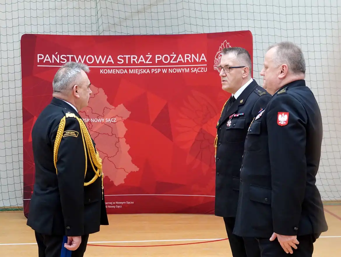 Pożegnanie lidera, powitanie nowego komendanta. Sławomir Wojta na czele PSP w Nowym Sączu