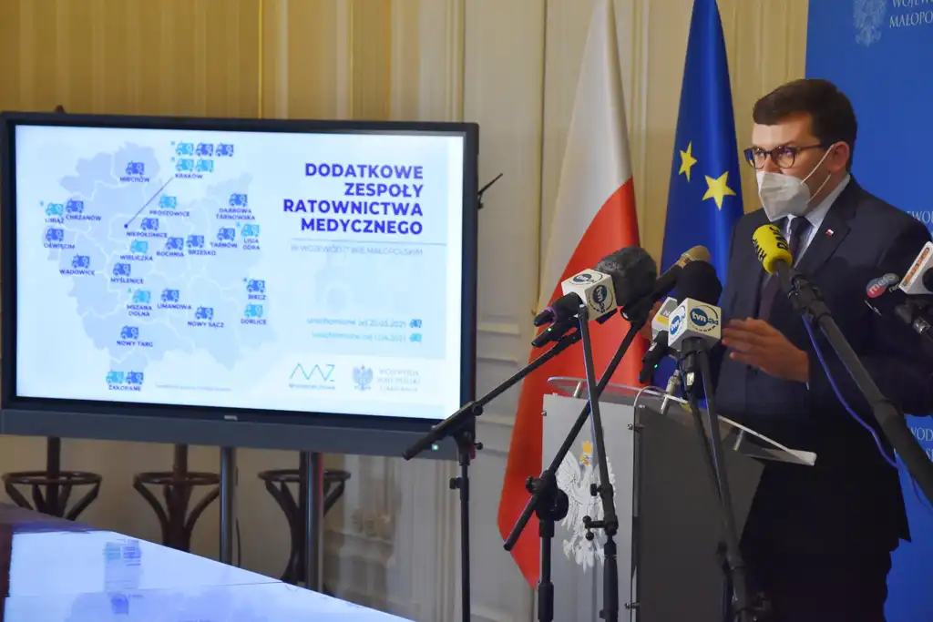 Małopolska: dodatkowe karetki, ponad 300 kolejnych łóżek oraz wsparcie WFOŚ w walce z COVID-19