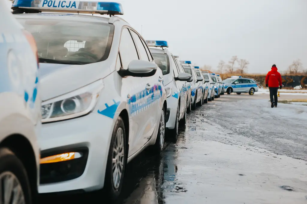 Policjanci z drogówki doskonalili technikę jazdy radiowozem