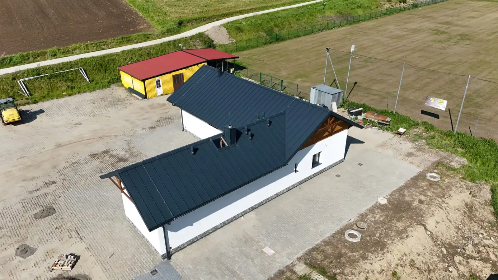 Nowoczesny kompleks dla piłkarzy w Mogilnie prawie gotowy