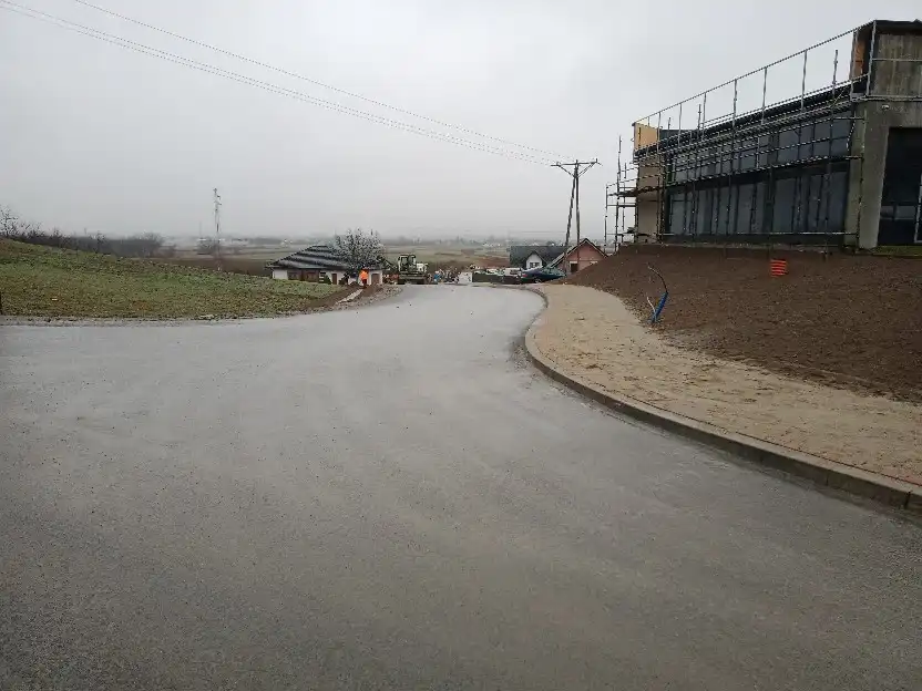 Gmina Podegrodzie inwestuje w infrastrukturę. Nowa droga gotowa do użytku