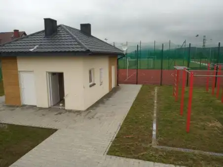 Od rana trwają prace porządkowe po wczorajszej wichurze nad Librantową
