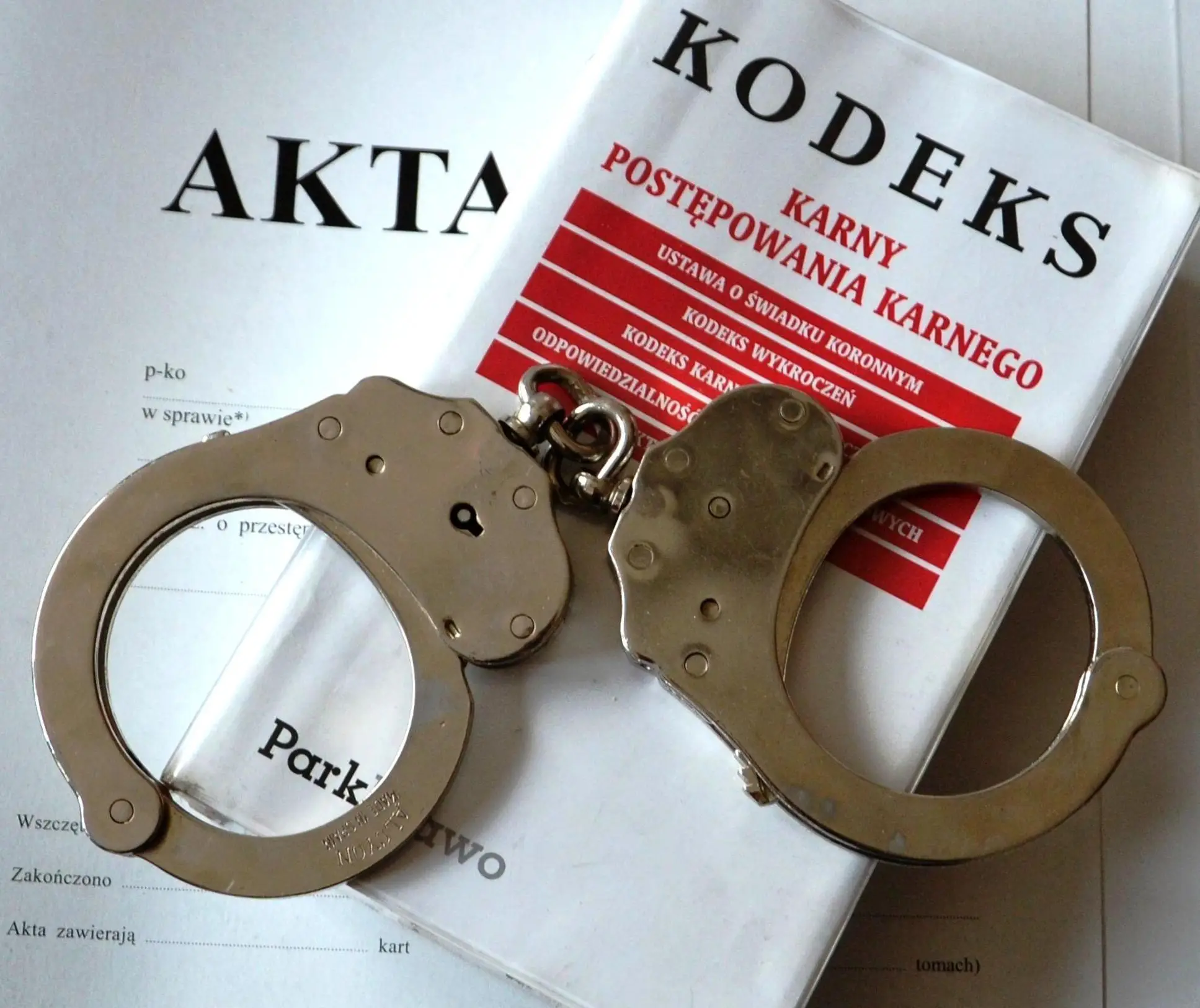 Chciał ukraść alkohol i pobił ochroniarza. 27-letniemu Sądeczaninowi grozi do 5 lat więzienia