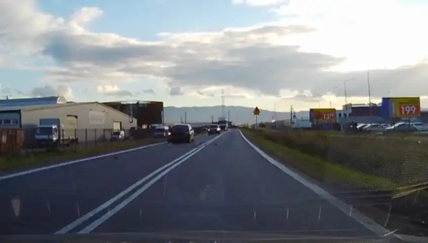 Wypadek w Podrzeczu. Zderzyły się 3 samochody [FILM]