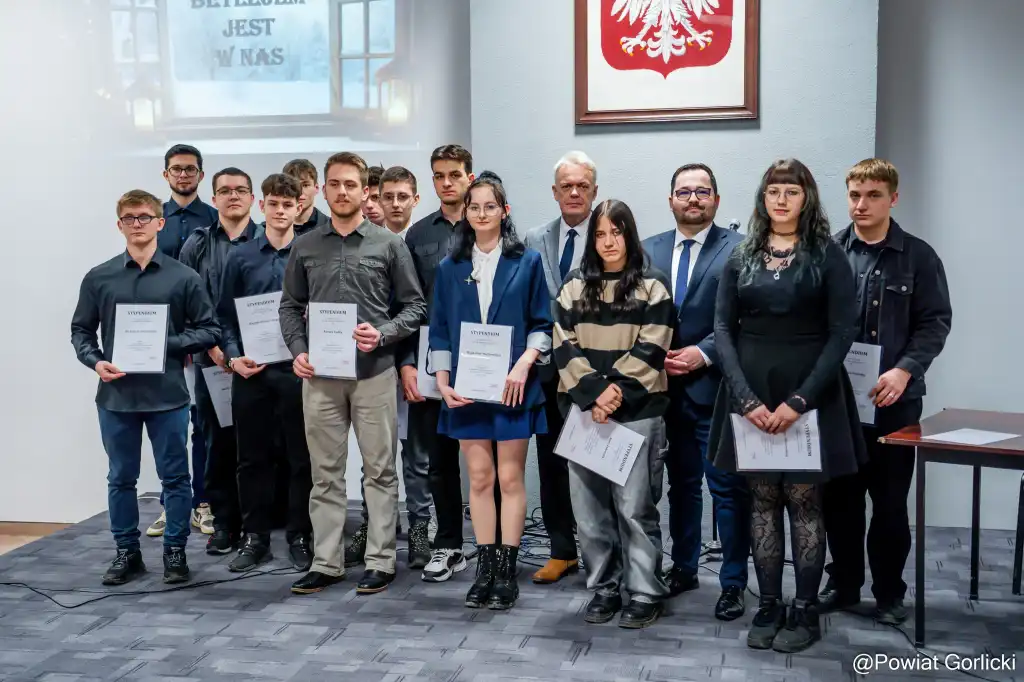 Wybitni uczniowie Zespołu Szkół Zawodowych nagrodzeni przez Starostę
