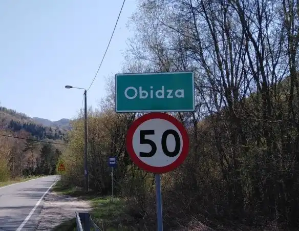 Nowy przetarg na chodnik w Obidzy. Kto zaprojektuje kolejny odcinek?