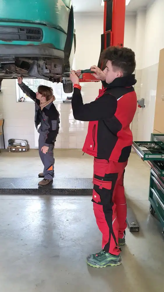 Uczniowie ZSZ w Grybowie nabywają praktyczne umiejętności w pracowniach i warsztatach