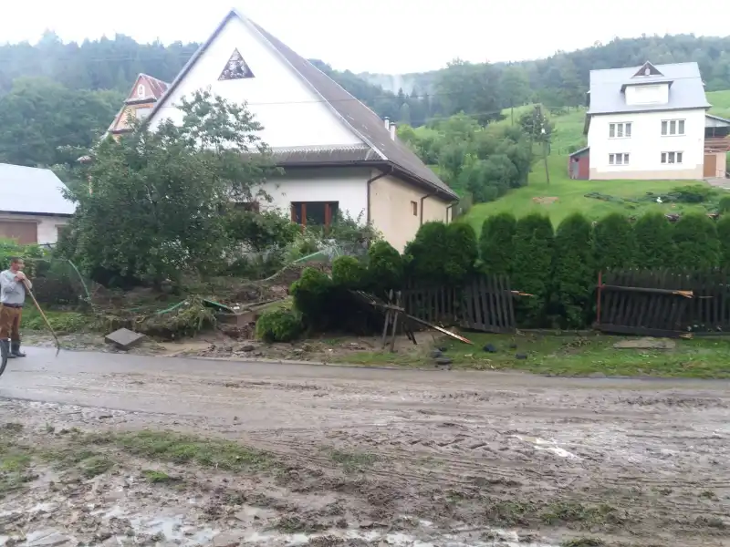 W niedzielę przez Wojkową przeszła burza z gwałtownymi opadami deszczu