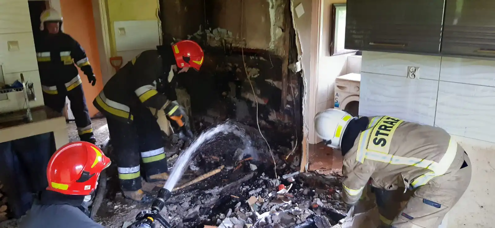 Tragiczny pożar domu w Ptaszkowej. Nie żyje 87-letnia kobieta