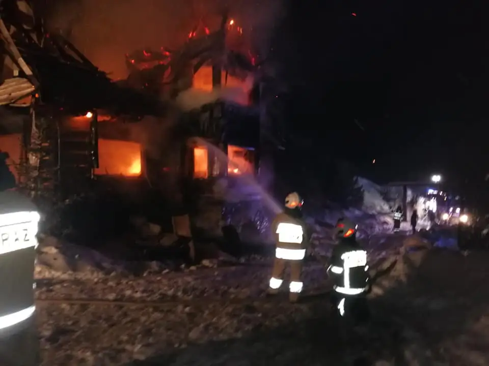 Pożar w Zasadnem. Spłonął drewniany budynek mieszkalny