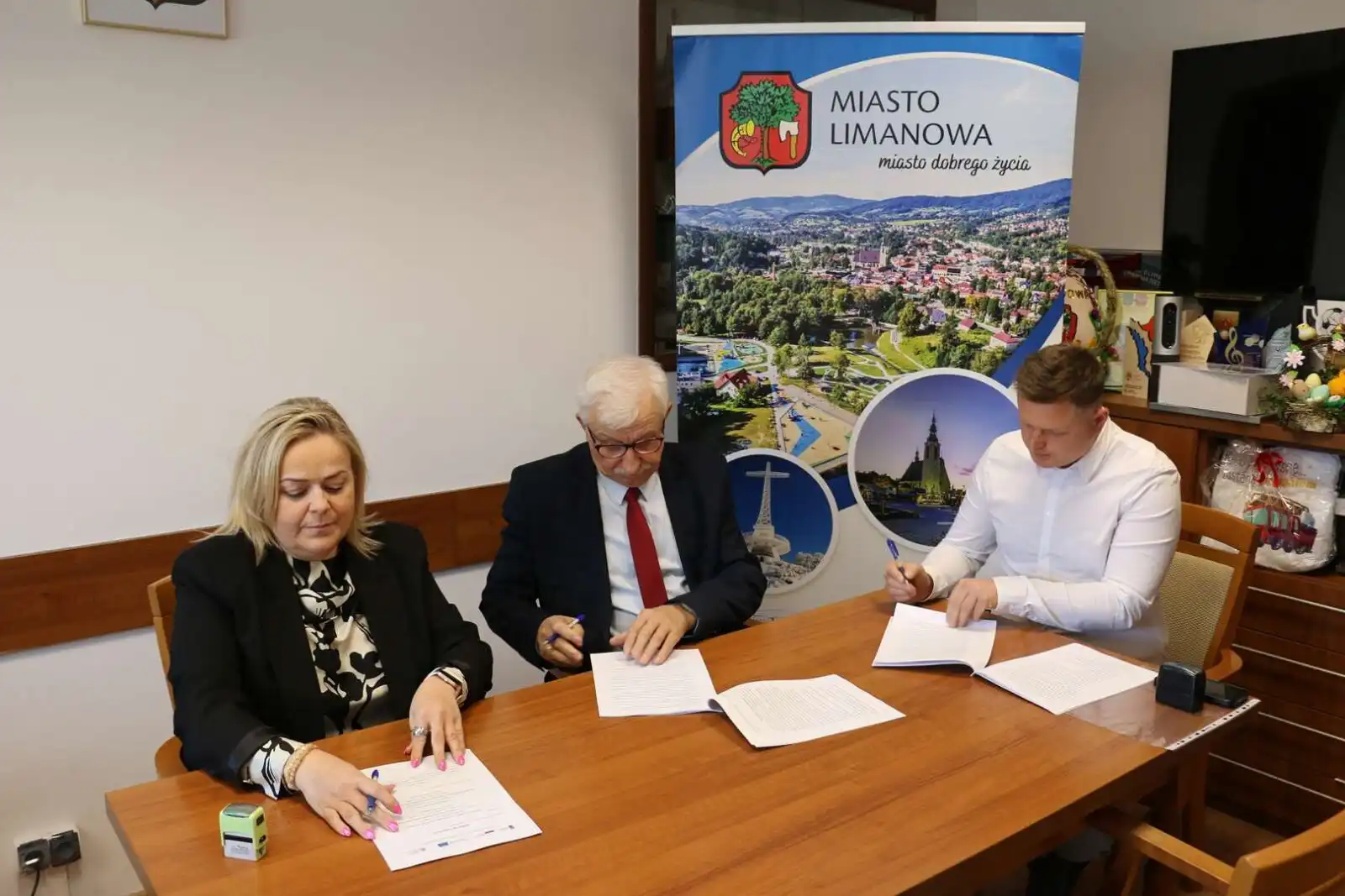 Limanowa: Podpisano umowę z Wykonawcą budowy żłobka przy ZSP Nr 4