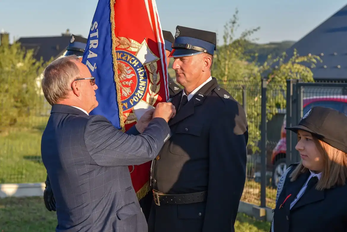 Strażacy ze Starej Wsi świętują: nowy sprzęt i rocznica patrona. Wręczono odznaczenia