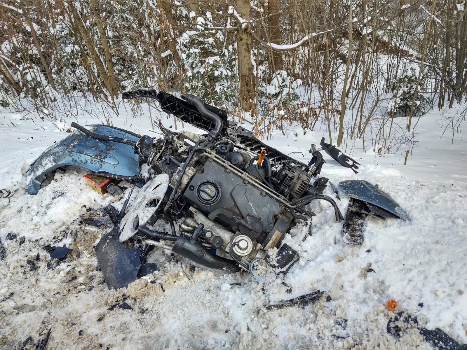 Kraksa w Naściszowej. Z jednego z pojazdów wyrwało silnik