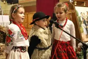 Parafialny Przegląd Kolęd i Pastorałek w Pisarzowej. Świętowanie tradycji i talentów