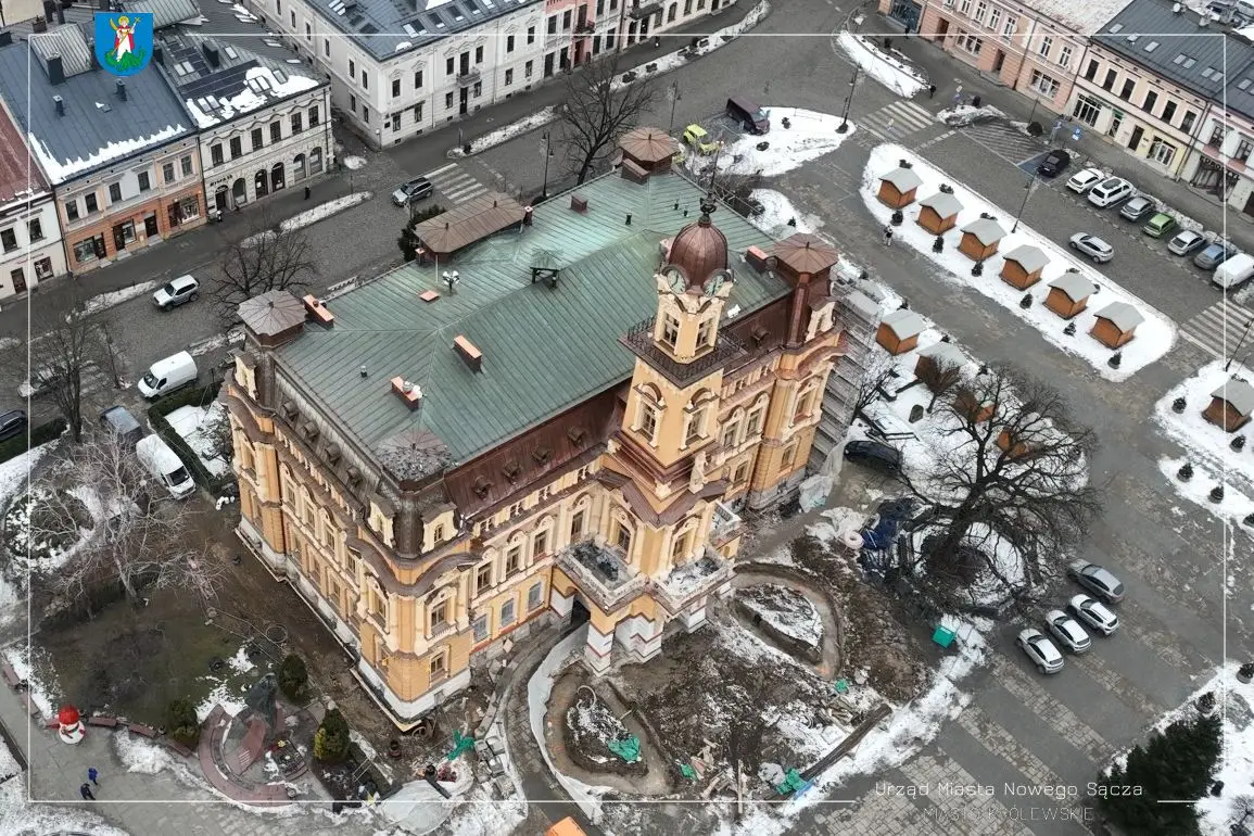 Nowy Sącz: Główne wejście do Ratusza zamknięte. Zmiany dla mieszkańców