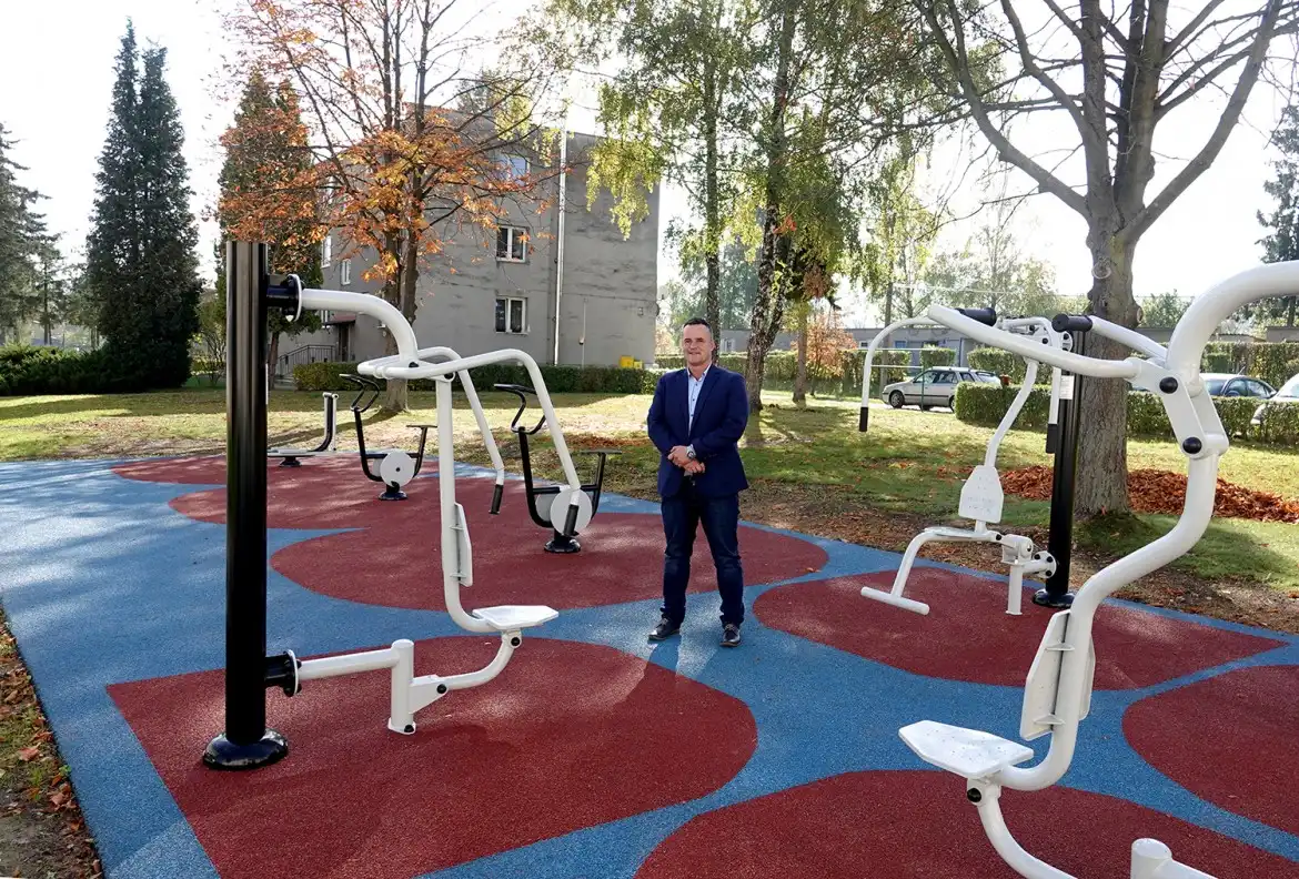 Nowa siłownia pod chmurką przy ZSP w Nawojowej