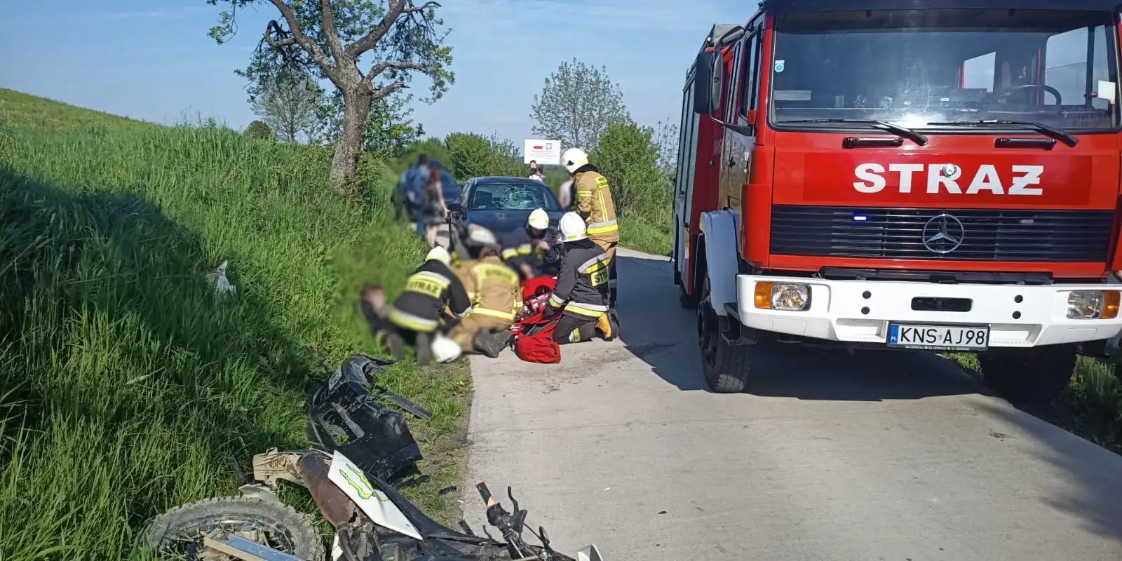 Wola Piskulina: Osobówka zderzyła się ze skuterem. Poszkodowany 22-latek trafił do szpitala