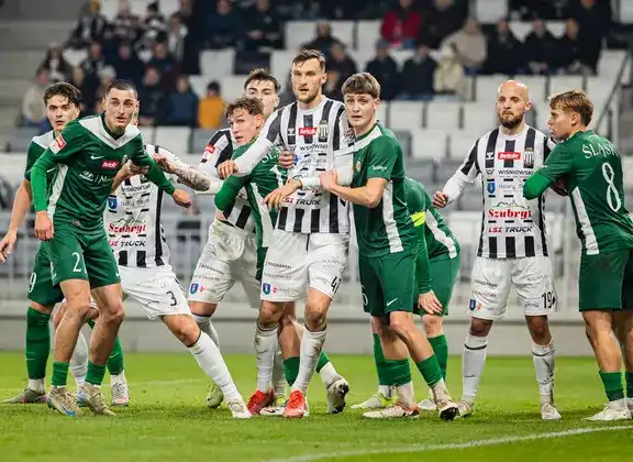 Hat-trick Niewiarowskiego! Śląsk II rozbił Sandecję w Nowym Sączu
