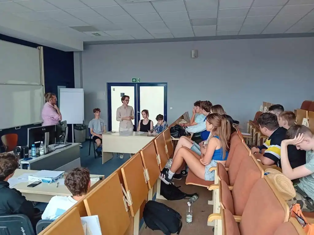 FAKRO wspiera Młodych Liderów