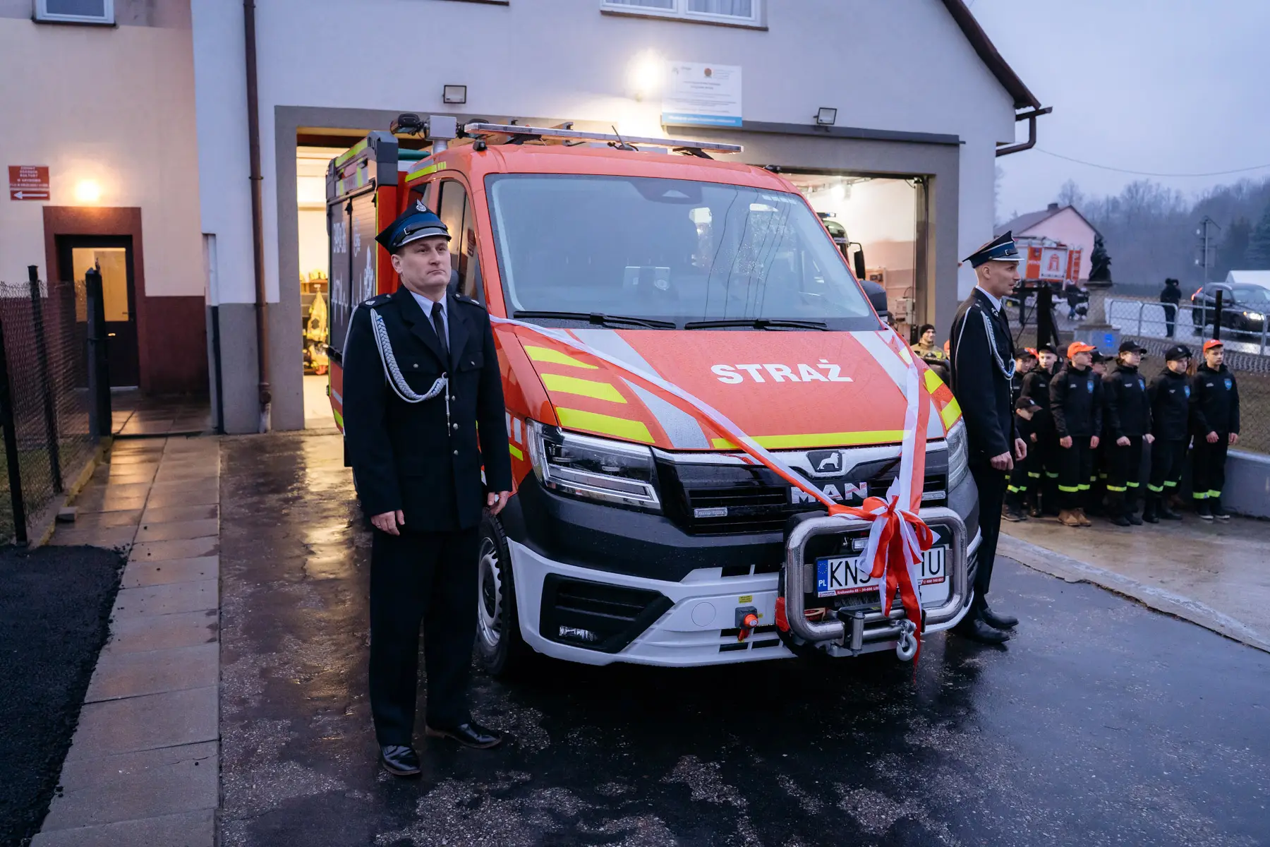 Nowy rozdział w OSP Krużlowa Wyżna. Kluczyki przekazane, wstęga przecięta