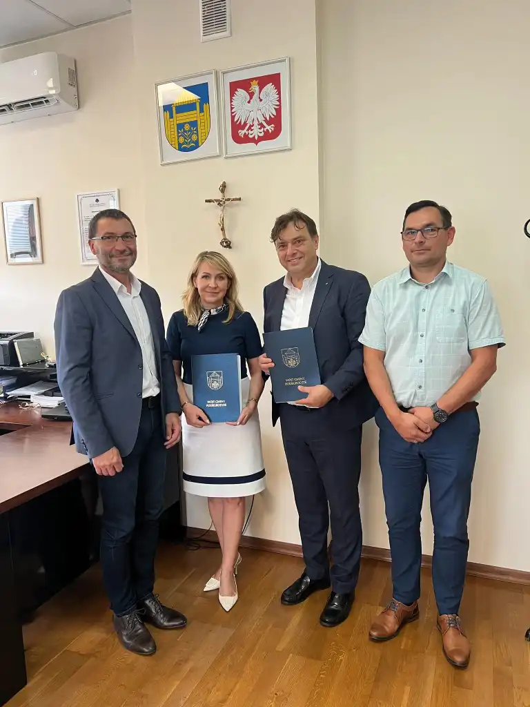 Eko-transport w Gminie Podegrodzie. Umowa na dostawę zeroemisyjnych autobusów podpisana