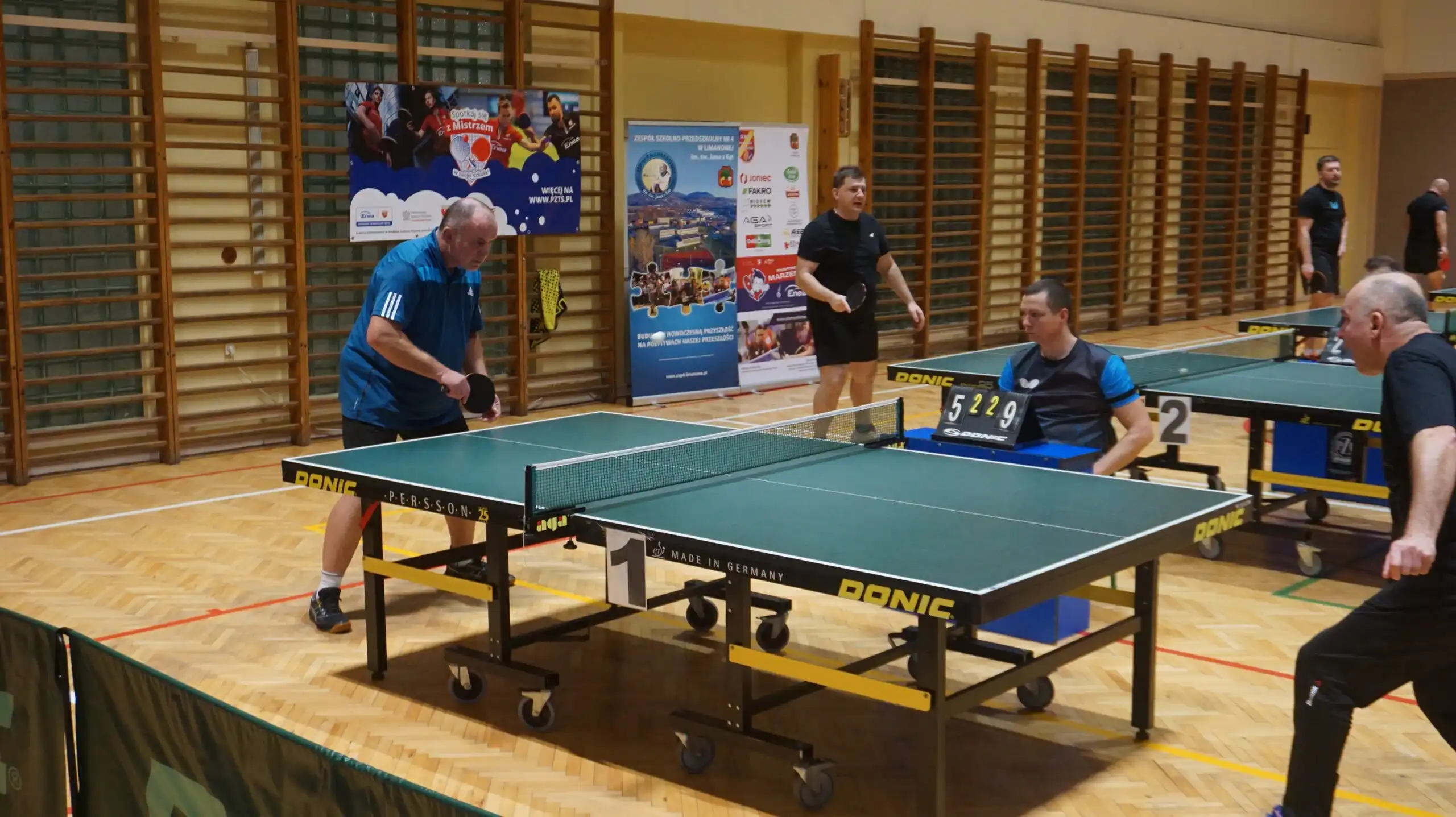 Limanowa 2024. Mistrzowie tenisa stołowego rywalizowali o Puchar Starosty