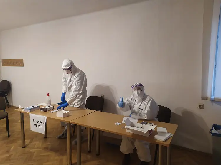 Strażak z KM PSP Nowy Sącz pomagał w testowaniu na Słowacji