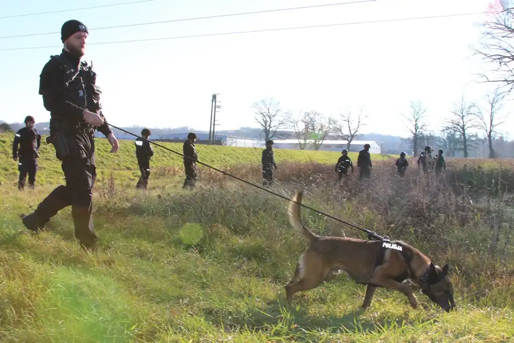 Policjanci zachęcają do wstąpienia w swoje szeregi