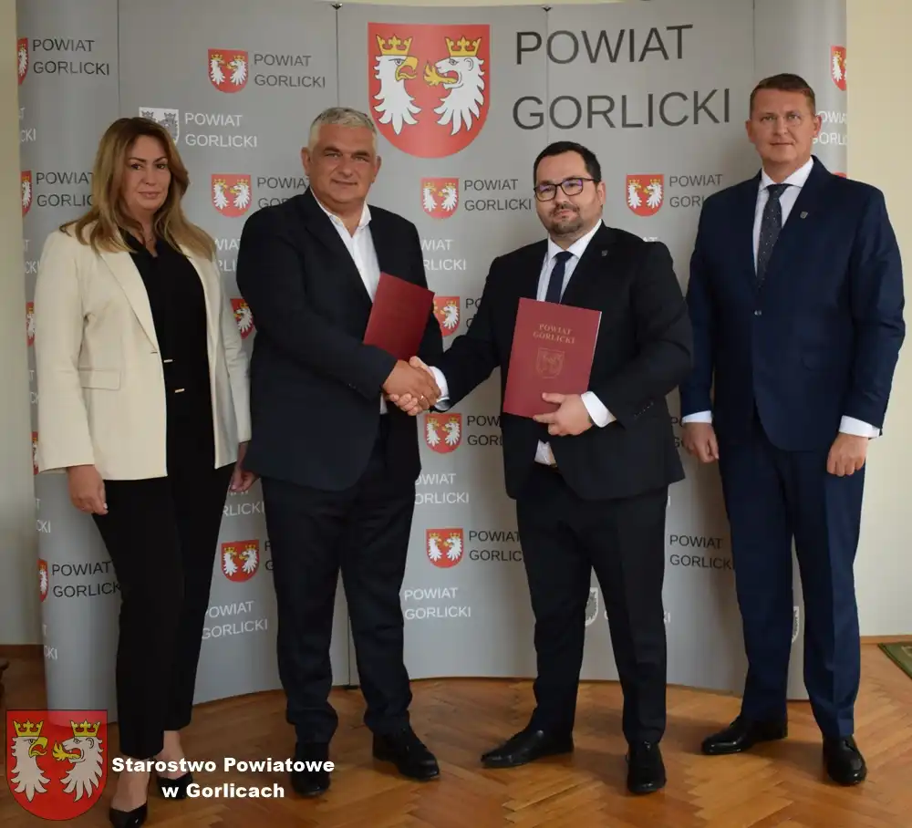 Przekazano teren budowy pod inwestycje drogową w Gminie Biecz