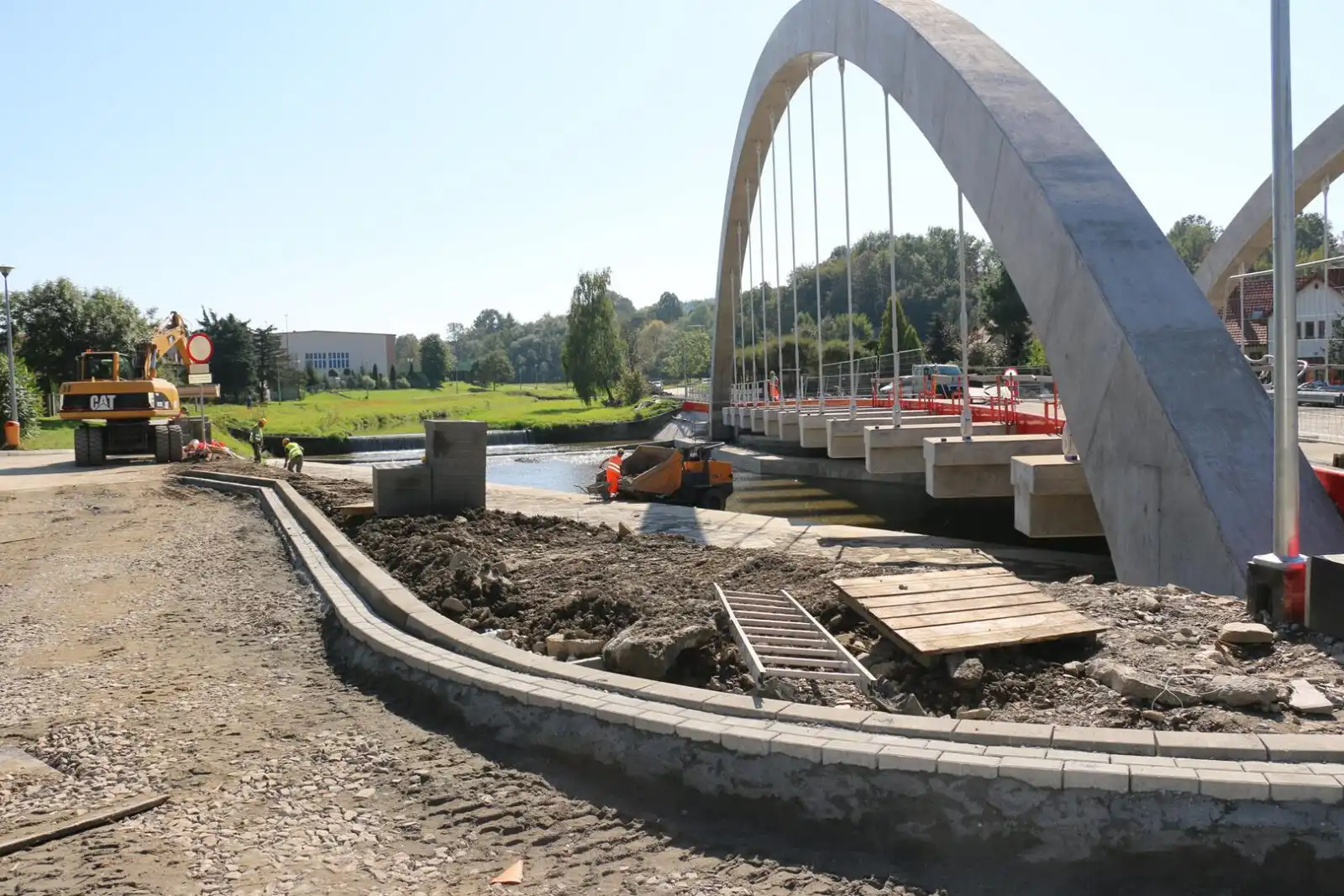 Limanowa: Budowa mostu w ciągu ulicy Lipowej postępuje
