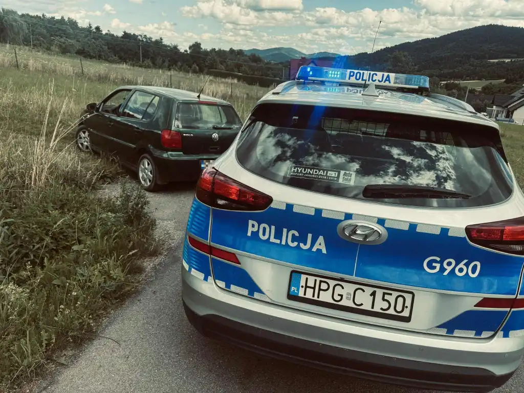 Nietrzeźwi kierowcy zatrzymani. Jeden po pościgu