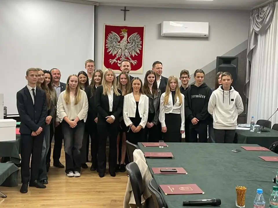 Młodzież przejmuje inicjatywę. Pierwsza sesja Młodzieżowej Rady Gminy Gródek nad Dunajcem za nami