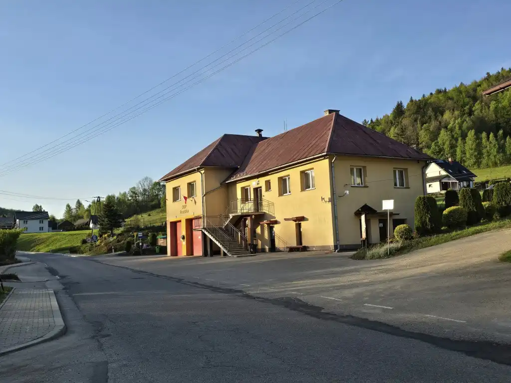 Remiza w Roztoce zyska nowy dach. Inwestycja w bezpieczeństwo mieszkańców