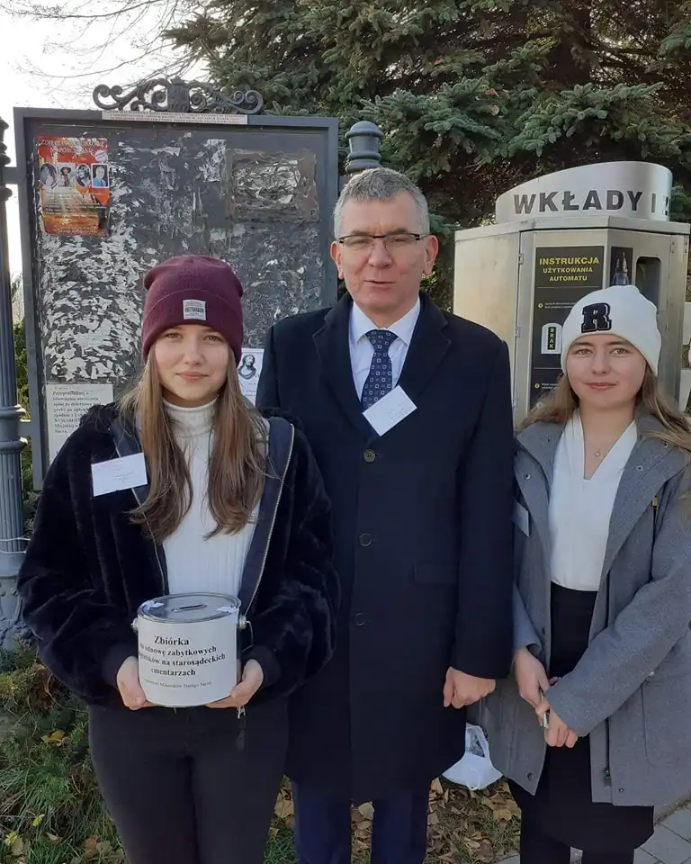 Na ratowanie zabytkowych nagrobków w Starym Sączu zebrano ponad 15 tysięcy złotych