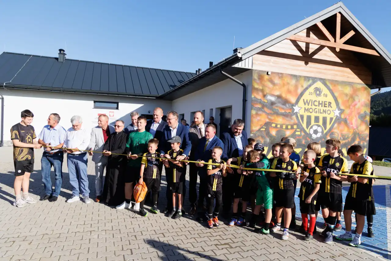 W Mogilnie przecieli wstęgę. Klub piłkarski zyskał nowoczesne zaplecze