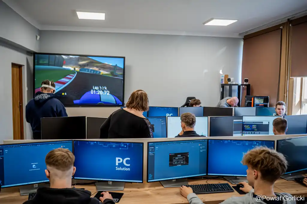 Zmodernizowana sala IT w Gorlicach. Uczniowie zyskali nowoczesny sprzęt
