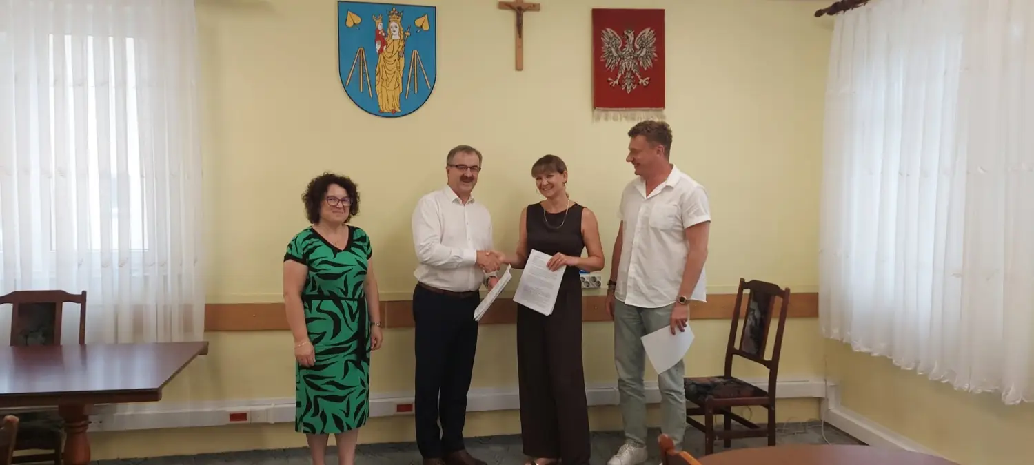 Kolejny odcinek drogi w Bednarce zostanie wyremontowany. Gmina podpisała umowę z wykonawcą