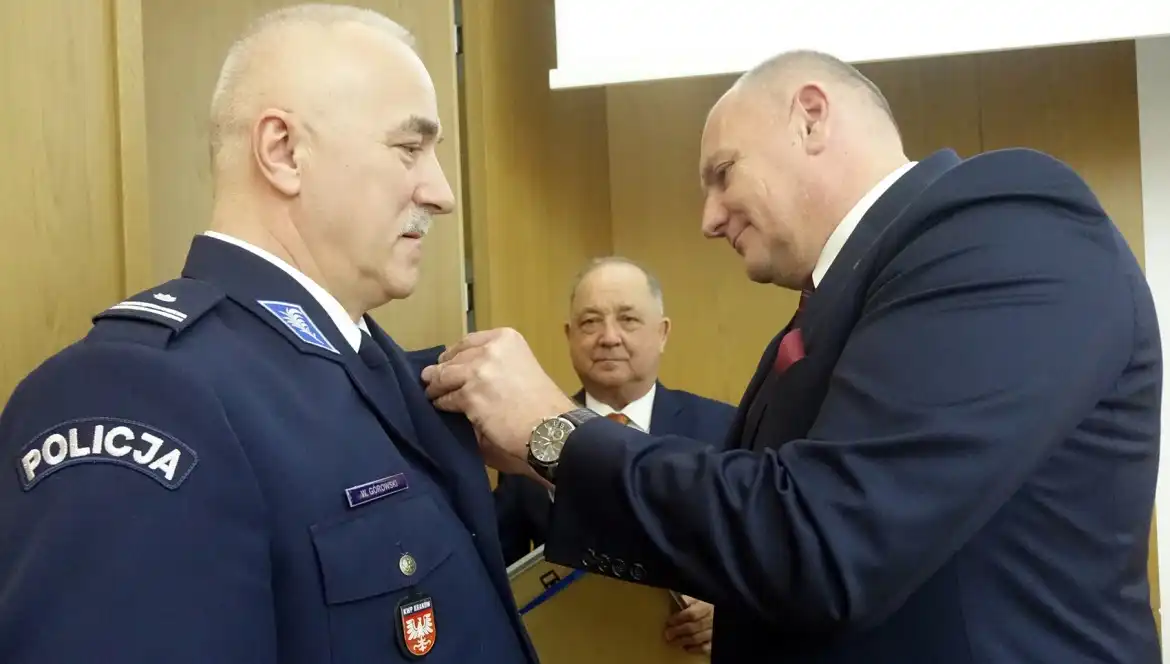 Pożegnanie z mundurem i gratulacje dla nowych liderów służb porządkowych w Nowym Sączu