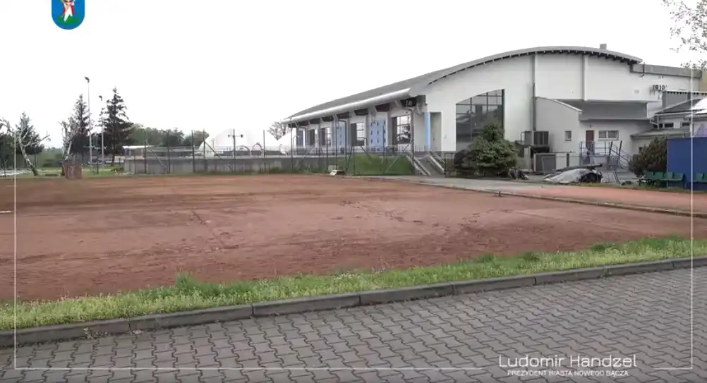 Nowy Sącz: Rusza budowa krytego lodowiska przy ul. Nadbrzeżnej. Umowa podpisana