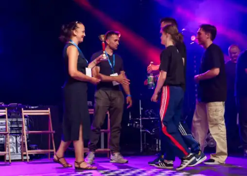 Bitwa breakdance w amfiteatrze Parku Strzeleckiego. O wygraną walczyły cztery grupy