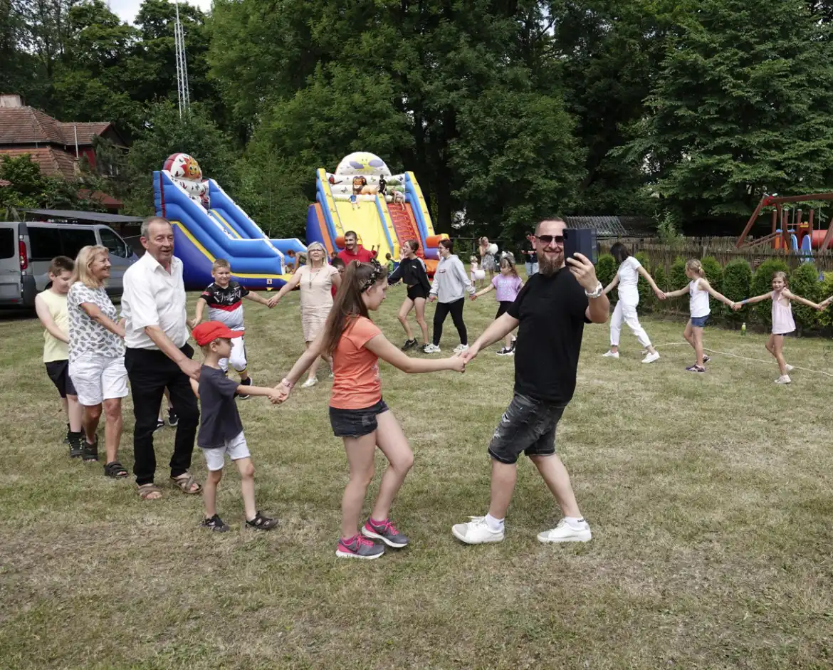 Piknik z okazji Dnia rodzicielstwa zastępczego w Nawojowej