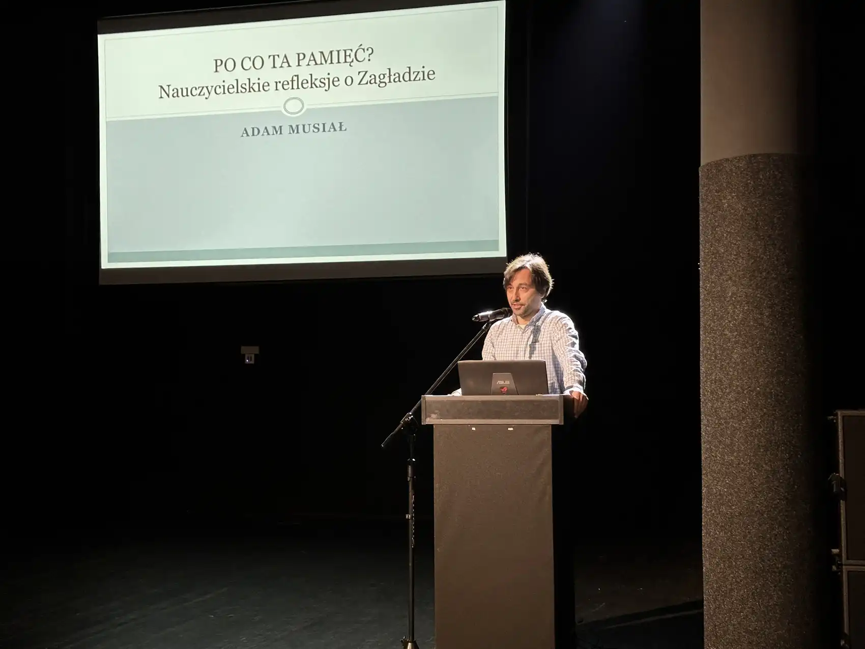 Głos w ciemności. Pamięć o Holokauście na konferencji w Auli ANS
