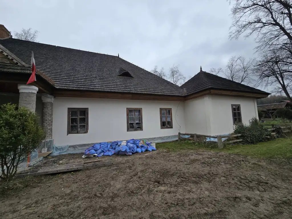 Historyczny Dwór w Świdniku zyskuje nowe życie. Trwa remont zabytku z 1752 roku