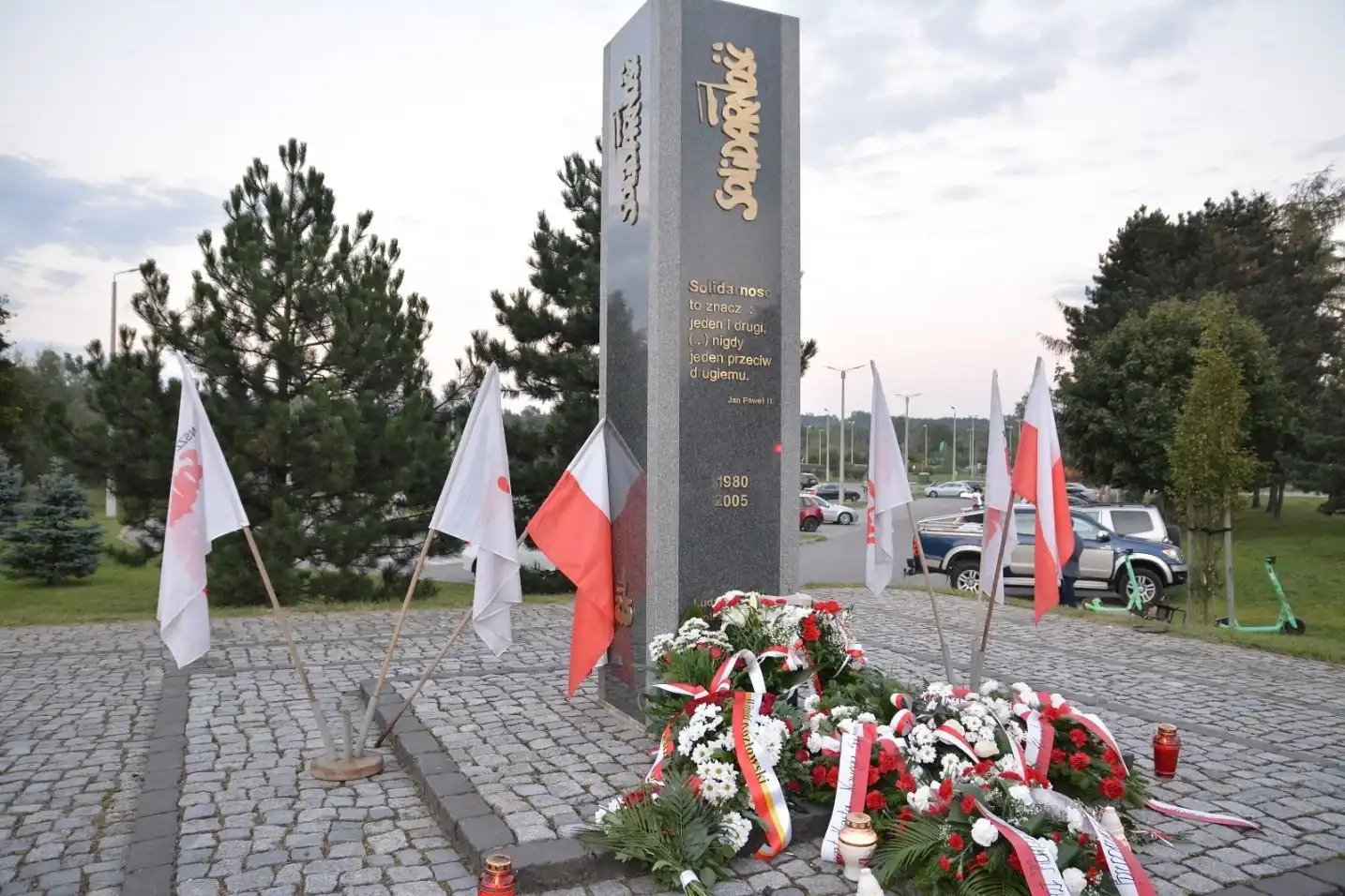 Nowy Sącz: uczczono 42. rocznicę podpisania porozumień sierpniowych oraz powstania Niezależnego Samorządnego Związku Zawodowego „Solidarność”