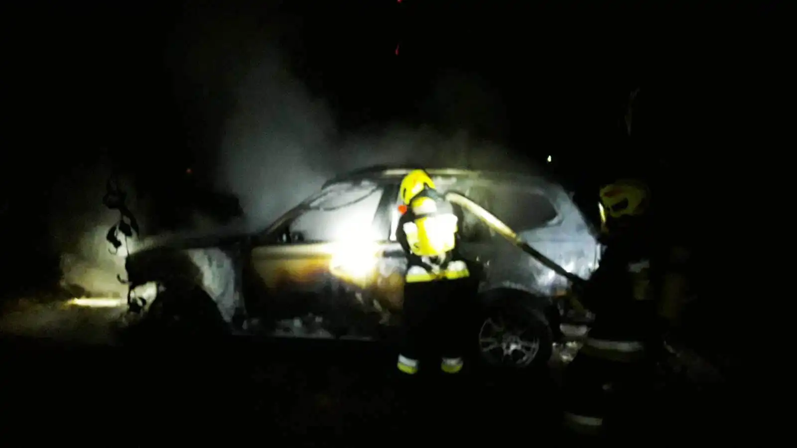 Pożar osobówki w Łyczanie. BMW spłonęło doszczętnie