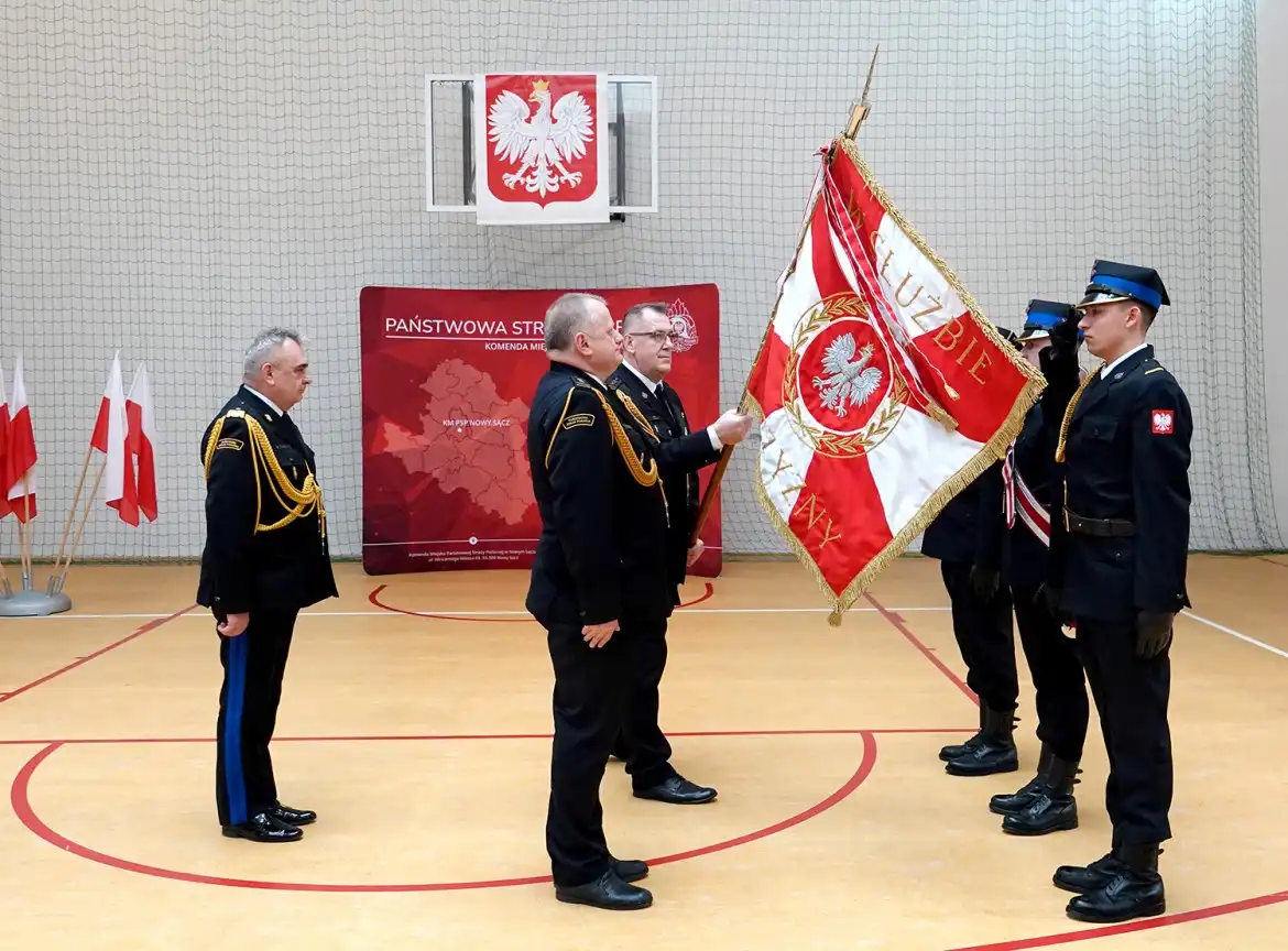Pożegnanie lidera, powitanie nowego komendanta. Sławomir Wojta na czele PSP w Nowym Sączu