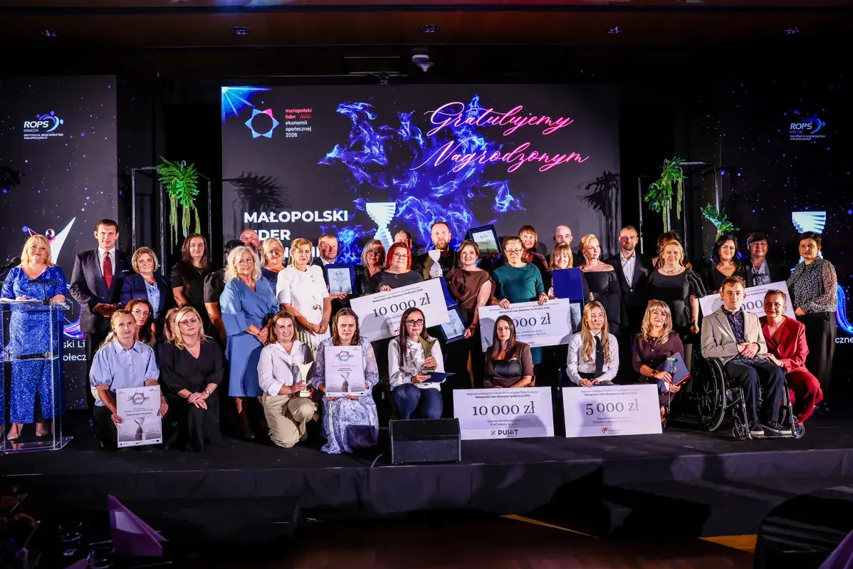 Małopolska nagrodziła tych, którzy pomagają innym. Wśród laureatów Gmina Korzenna, Gmina Łukowica oraz Fundacja Wesoły Promyczek z Limanowej